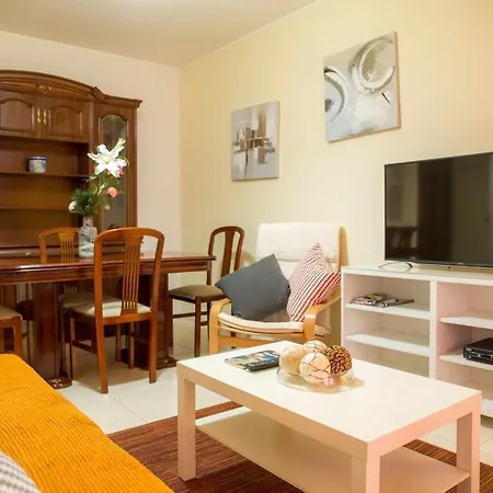 Central Downtown 2 Bed Apartment