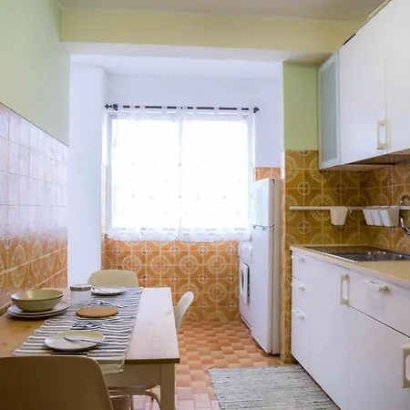 Central Downtown 2 Bed *