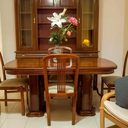 Central Downtown 2 Bed * Лагуш