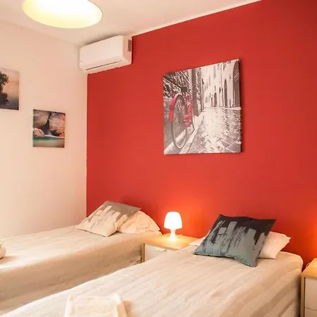 Central Downtown 2 Bed Апартаменты *